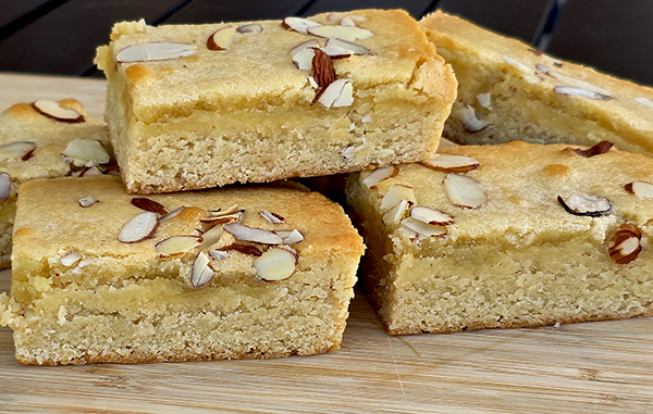 Muzios almond blondie