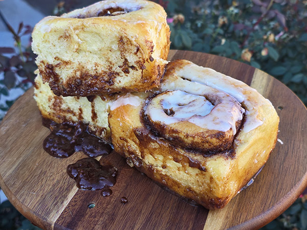 roberts cinnamon gooey roll